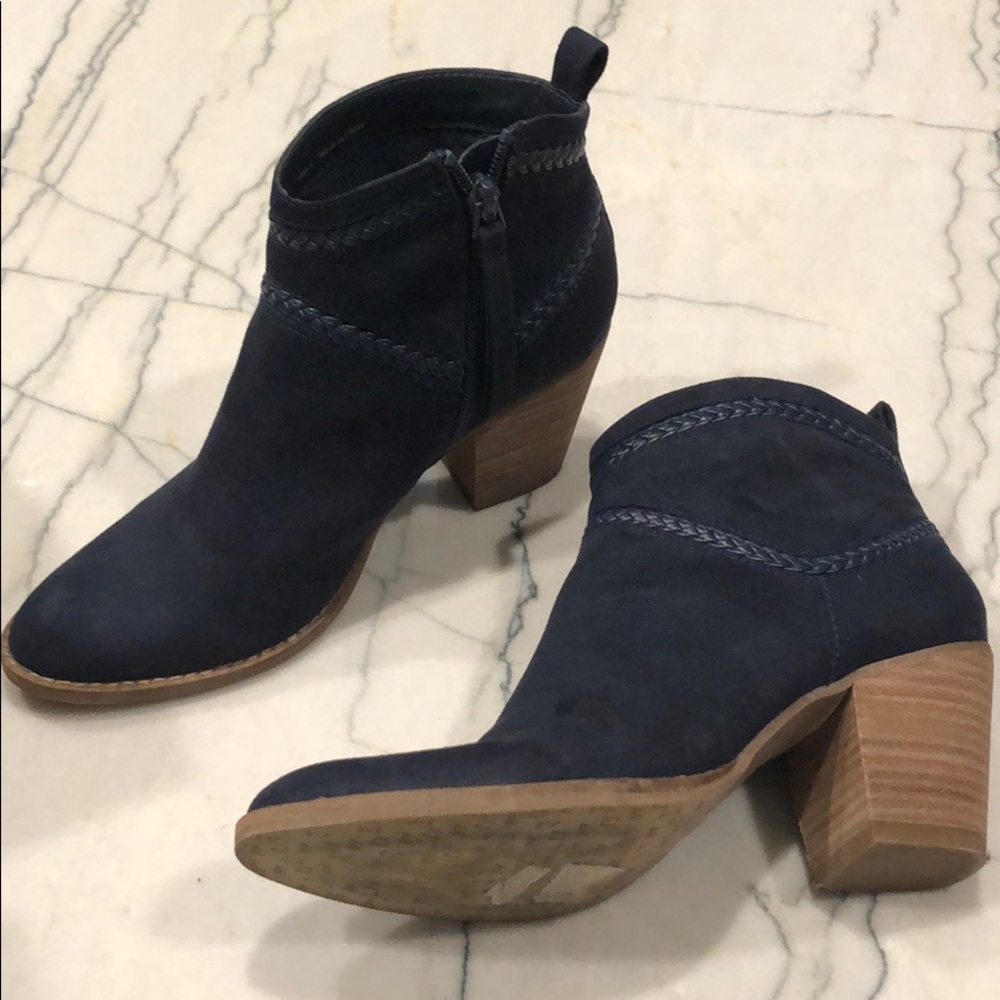DV by Dolce Vita Shoes Jayna Heeled Booties